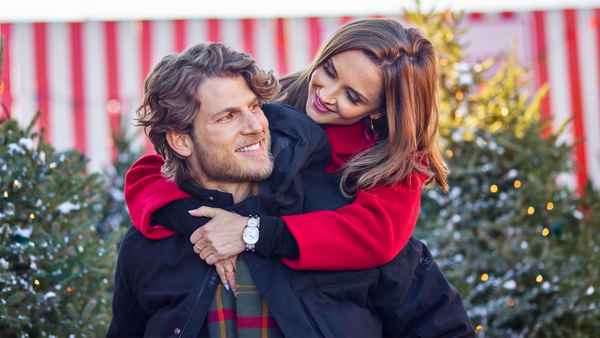 'Tis the Season to be Merry Poster 3