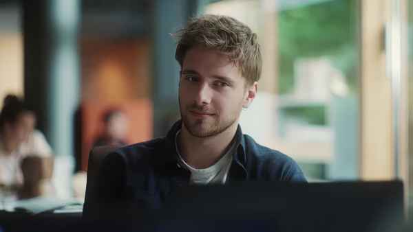 Tonight You're Sleeping with Me Poster 5