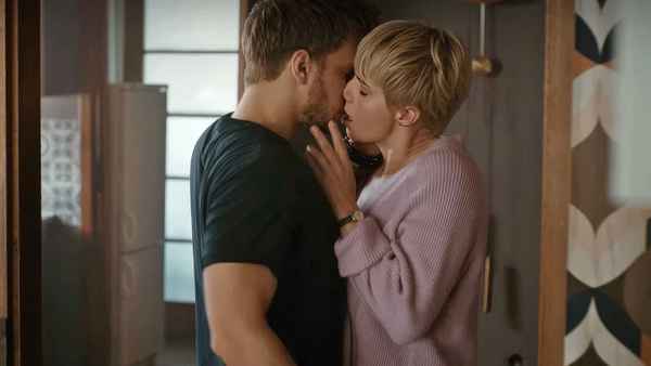 Tonight You're Sleeping with Me Poster 4