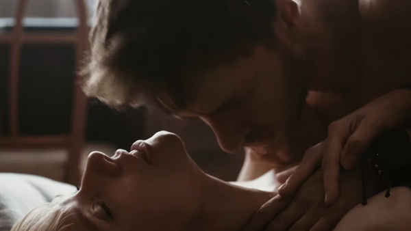 Tonight You're Sleeping with Me Poster 3