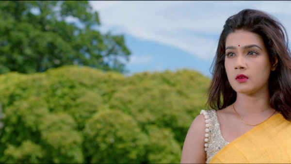 Tui Sudhu Aamar Poster 1