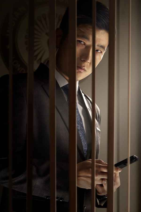 Ulajh (उलझ) Poster 3