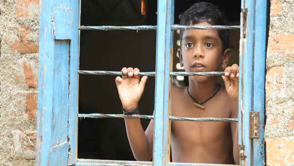 Unakkul Naan Poster 1