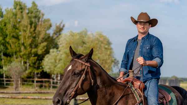 Under the Autumn Moon Poster 5