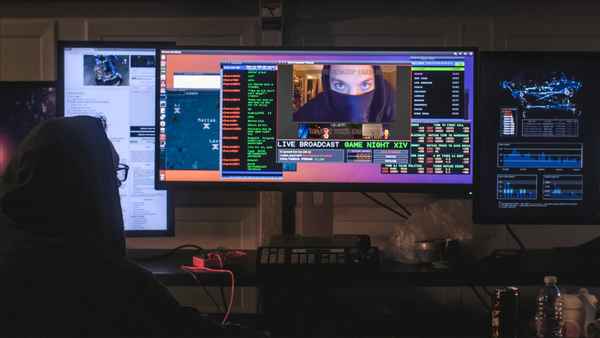 Unfriended: Dark Web Poster 4