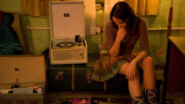 Unmade Beds Poster 3