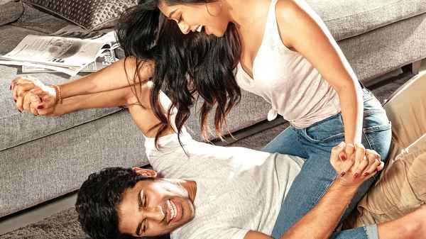 Urvasivo Rakshasivo Poster 4