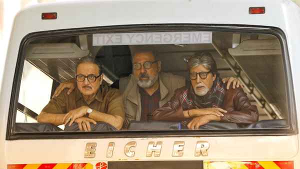 Uunchai (ऊंचाई) Poster 2