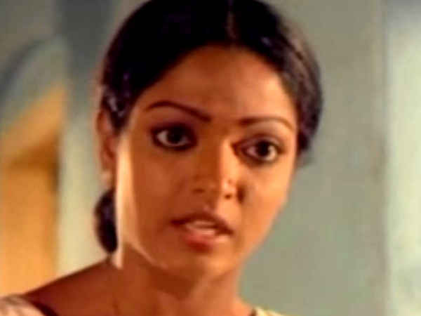 Uyarum Njan Nadake Poster 4