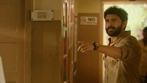 Vaanam Kottattum Poster 1