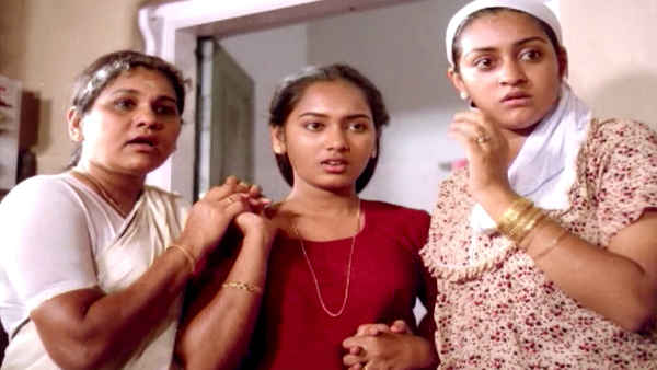 Vadakkunokkiyantram Poster 4