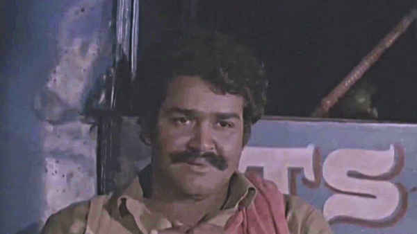 Vazhiyorakkazhchakal Poster 2