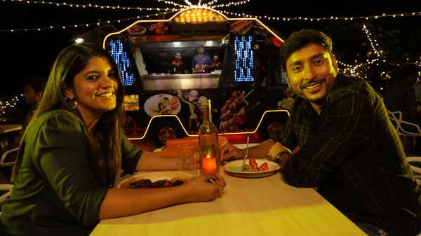 Veetla Vishesham Poster 3