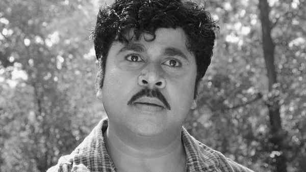 Vellaripravinte Changathi Poster 1