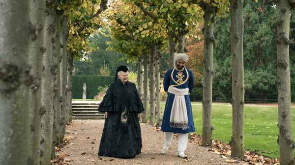 Victoria & Abdul Poster 4