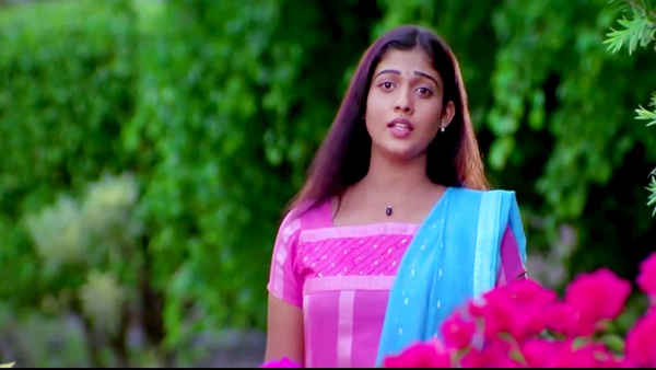 Vismayathumbathu Poster 2