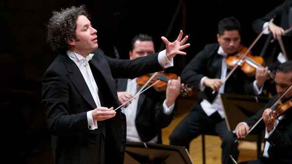 ¡Viva Maestro! Poster 1