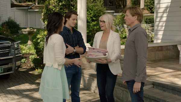 Wedding March 2: Resorting to Love Poster 4