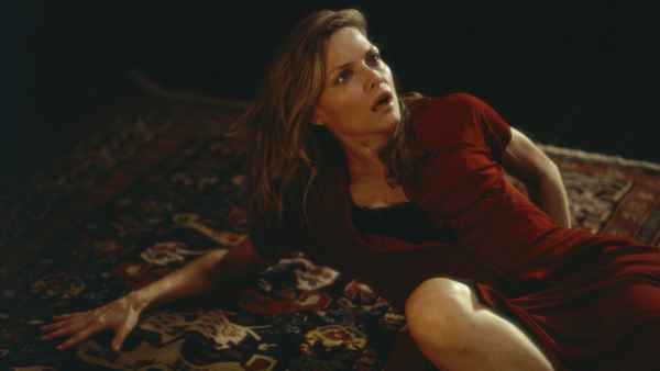 What Lies Beneath Poster 2