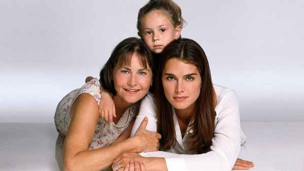 What Makes a Family Poster 1