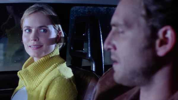 When Strangers Appear Poster 7