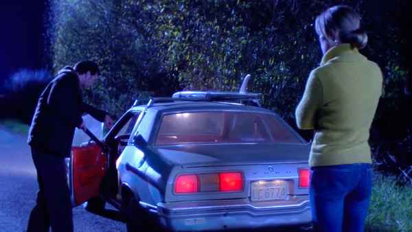 When Strangers Appear Poster 2