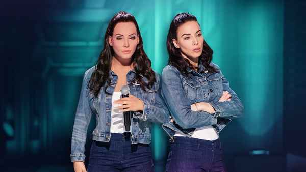 Whitney Cummings: Can I Touch It? Poster 1