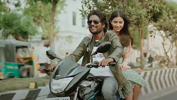 Writer Padmabhushan Poster 2