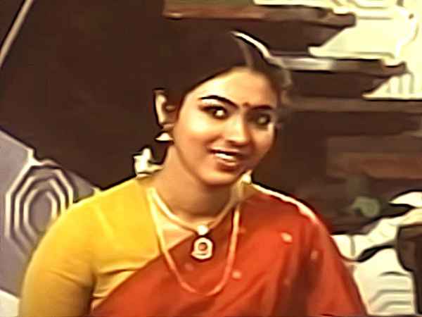 Yaaro Ezhuthiya Kavithai Poster 4