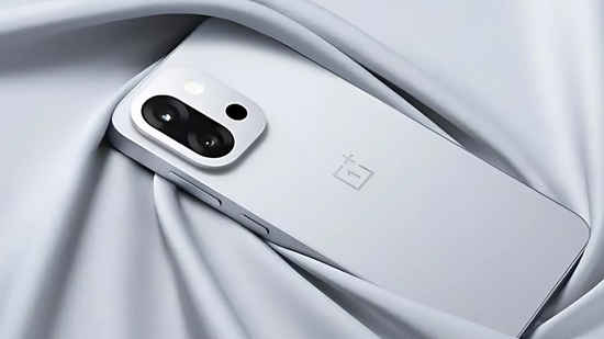 OnePlus 13s vs OnePlus 13R: ওয়ানপ্লাস ১৩আর থেকে কতটা আলাদা হবে আপকামিং ওয়ানপ্লাস ১৩এস, জানুন সমস্ত ডিটেল
