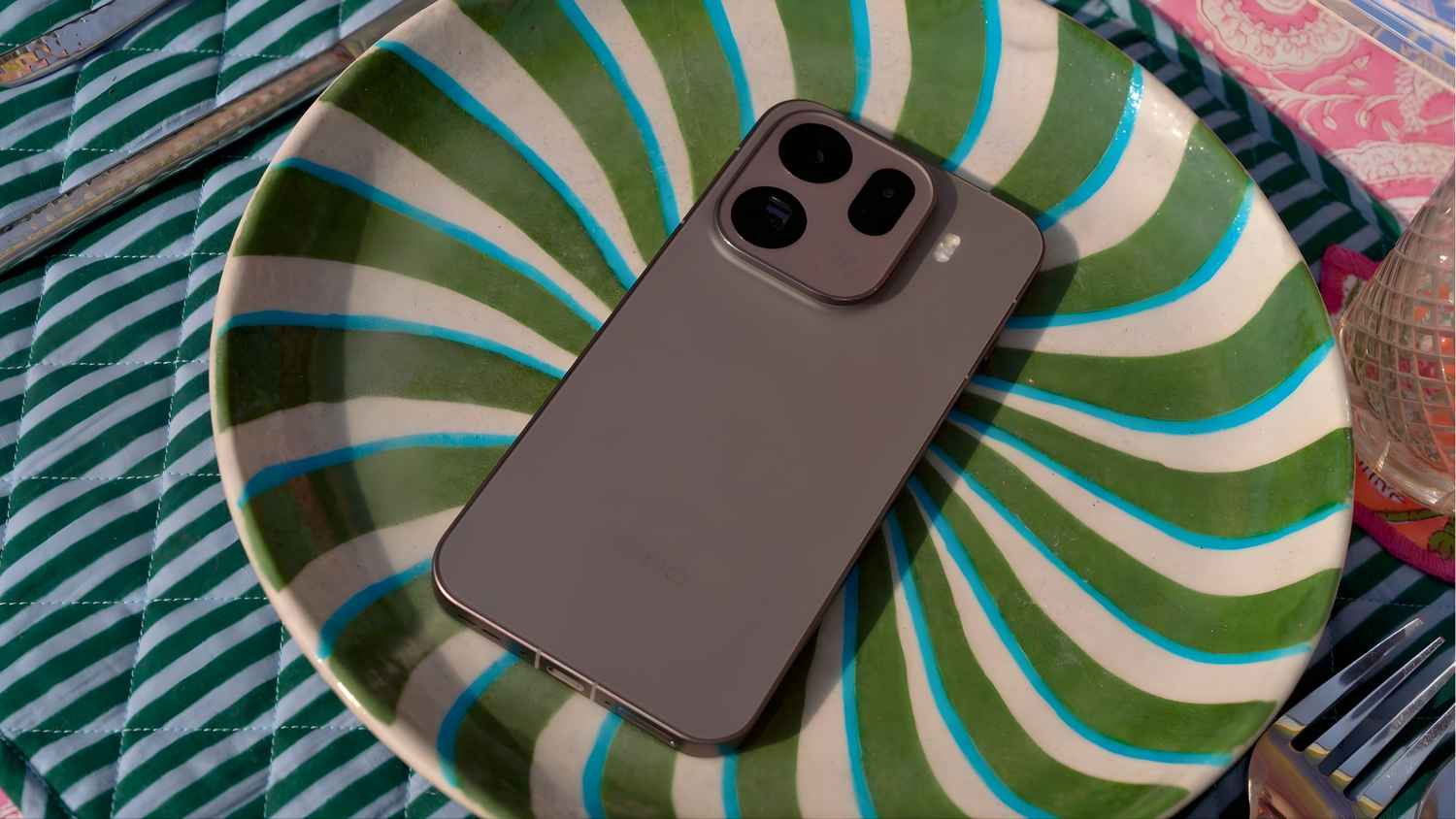 Capturing concerts is hard, OPPO’s Find X9 series makes it look easy