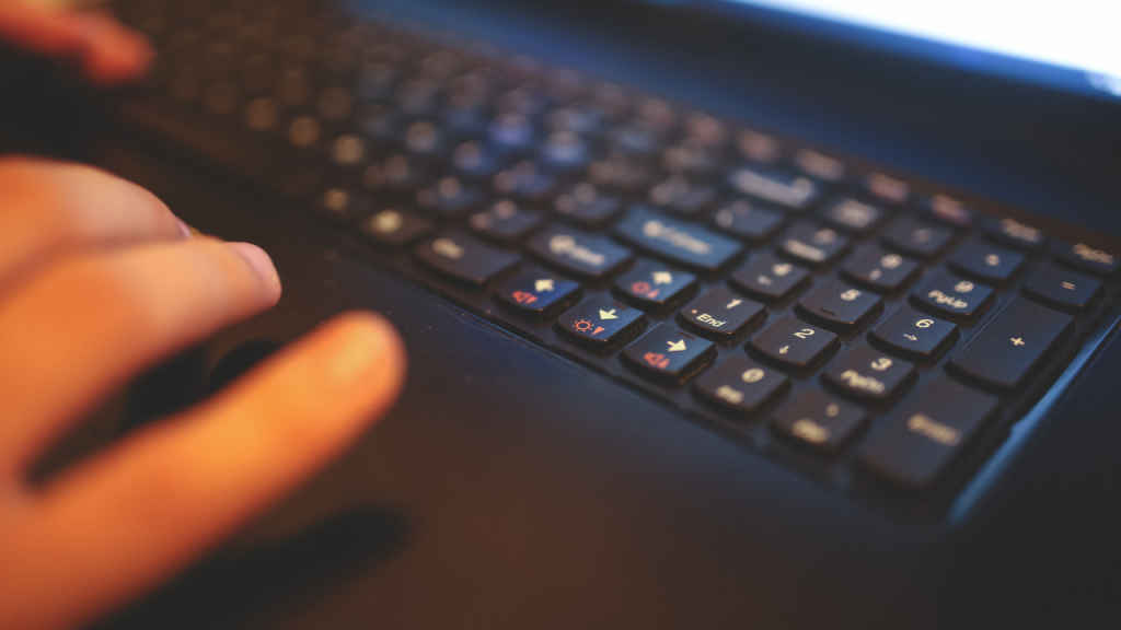 Physical checks to perform while buying a refurbished laptop