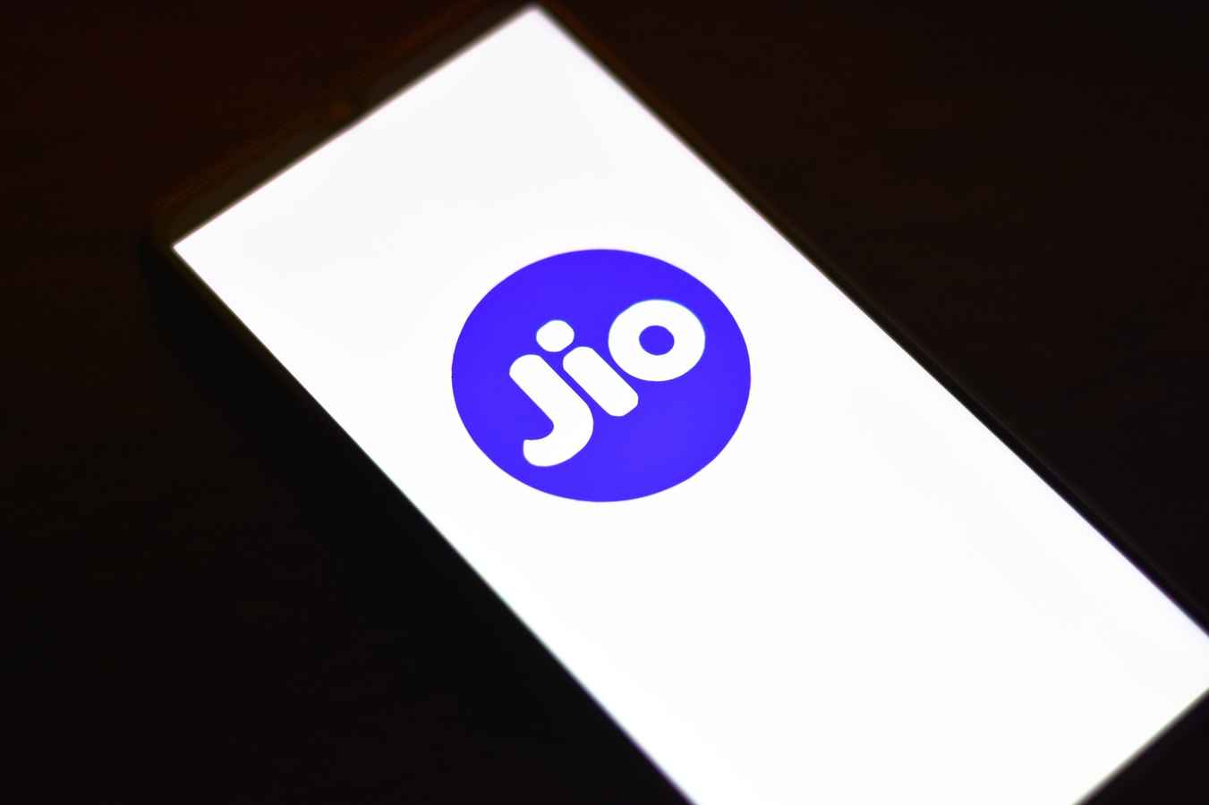 Jio दे रहा कमाल का ऑफर, केवल 15 रुपये से शुरू होने वाले प्लांस में मिलेगा इतना कुछ, सोच में पड़ जाएंगे आप