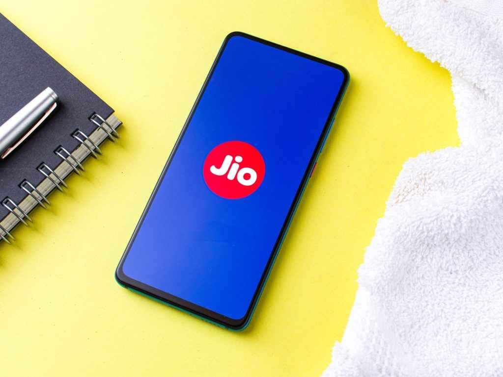 Reliance Jio Plans for free netflix access