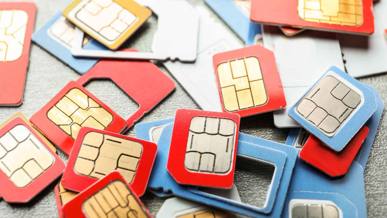 SIM Card: ನಿಮ್ಮ ಹೆಸರಿನಲ್ಲಿ 9 ಕ್ಕಿಂತ ಹೆಚ್ಚು ಸಿಮ್ ಕಾರ್ಡ್‌ಗಳಿದ್ದರೆ ದಂಡ ಎಷ್ಟು ಮತ್ತು ಶಿಕ್ಷೆಗಳೇನು?