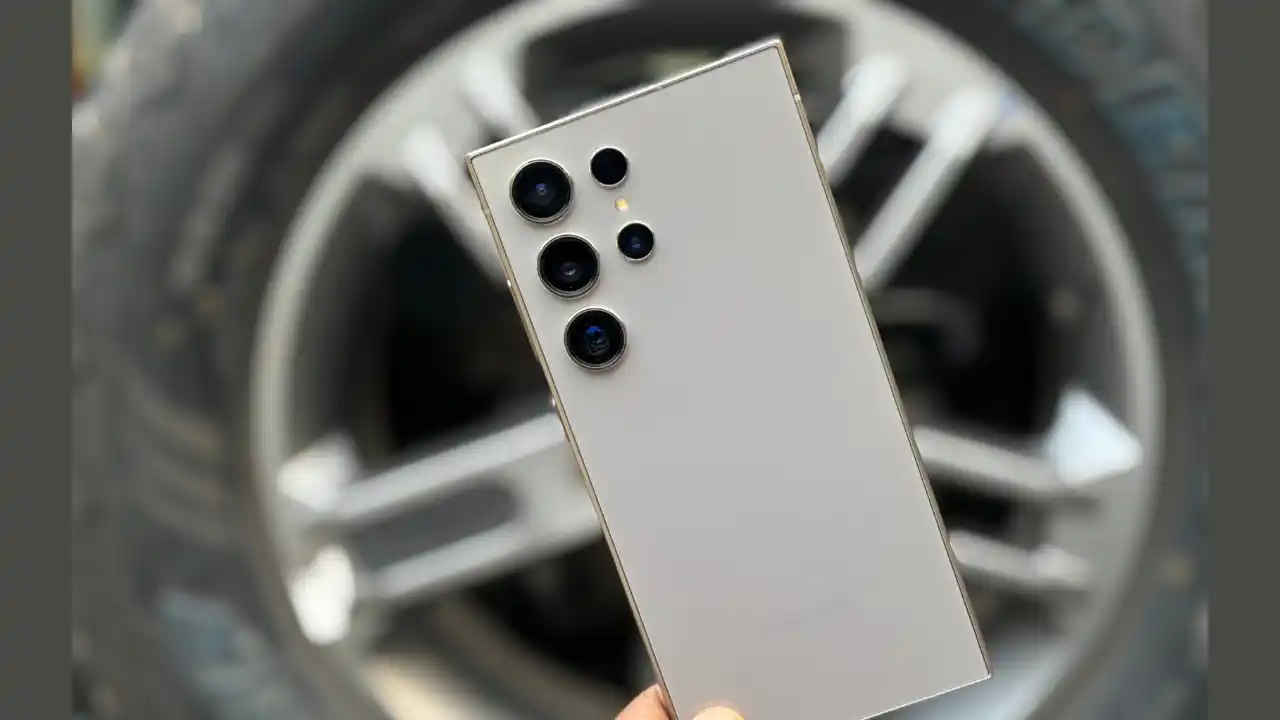Samsung Galaxy S24 Ultra का प्राइस धम्म करके गिरा जमीन पर, अब इतना सा बचा है प्राइस