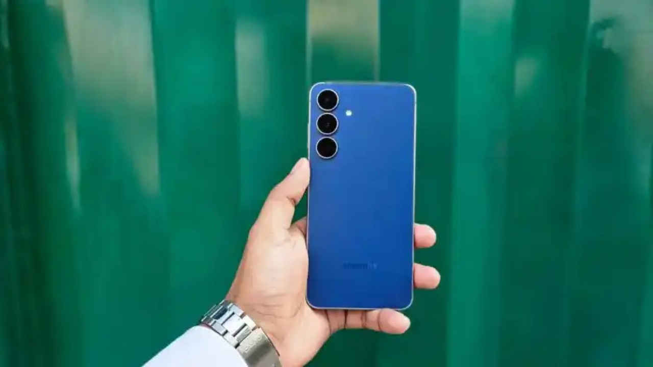 Samsung Galaxy S25 FE का प्राइस कई मंजिल से गिरा जमीन पर… अब इतना सा बचा है प्राइस