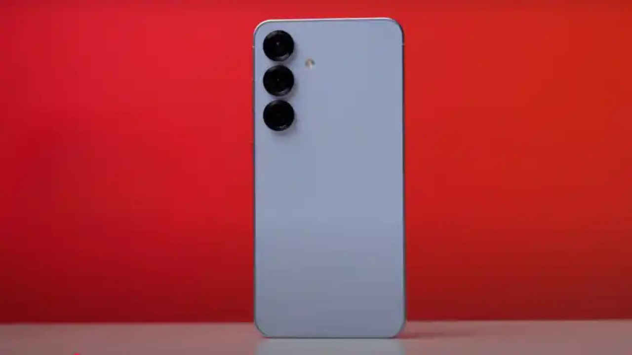 Samsung Galaxy S25 पर मिल रहा छप्परफाड़ डिस्काउंट, नई कीमत देख धड़ाधड़ खरीद रहे लोग