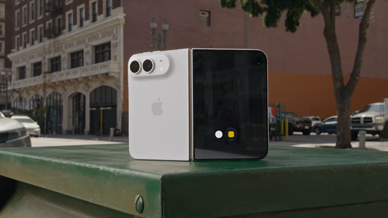 iPhone Duo: 3 things that look cool, one thing doesn’t make sense