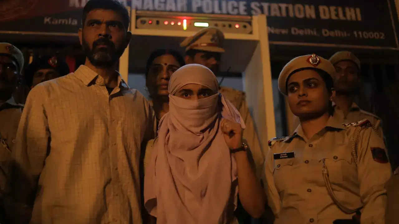 असली कहानी पर बनी 2 घंटे 12 मिनट की फिल्म, दिल दहला देगी ढोंगी बाबा की कहानी, IMDb रेटिंग 8