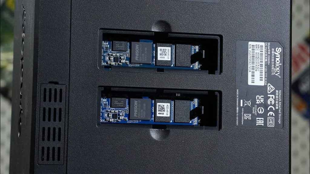 Synology DS925+ twin M.2 NVMe SSD bays, designed for high-performance caching or creating fast storage pools for improved data access and responsiveness.