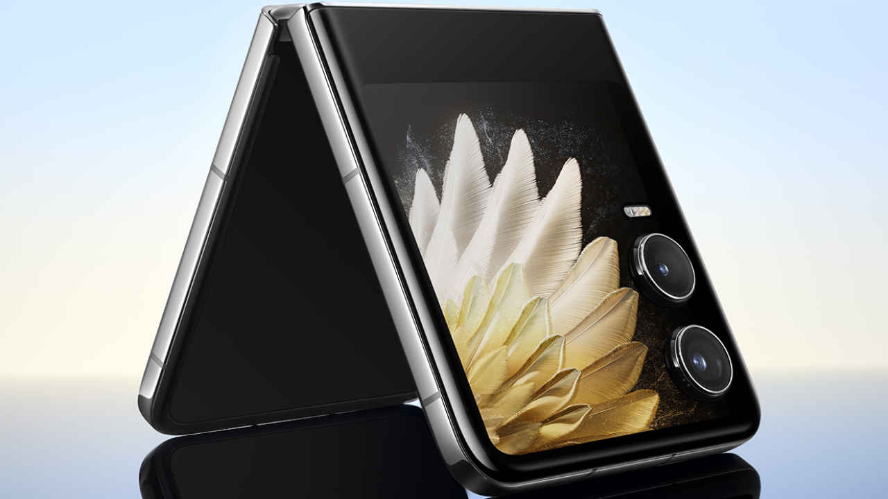 गजब! मुड़ने वाले फ्लैगशिप फोन पर फ्लैट 20 हजार का कूपन डिस्काउंट, डील देखते ही खरीदने झपट पड़े लोग