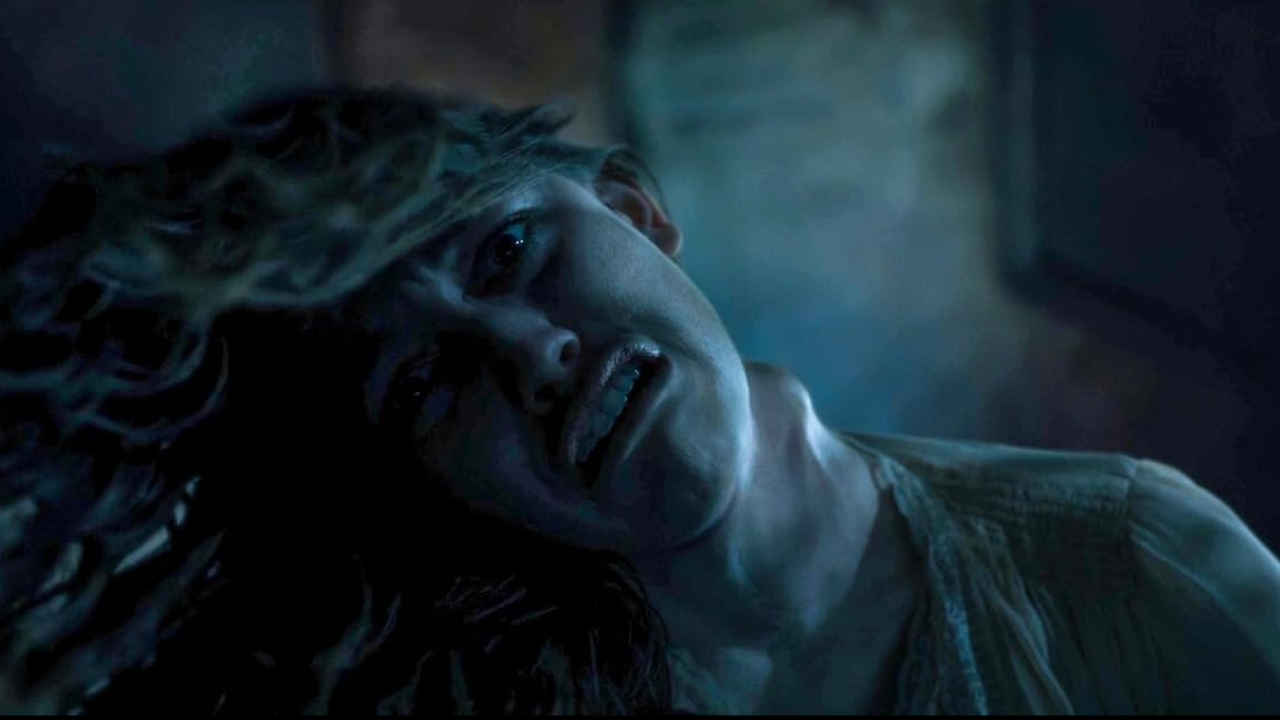 नेटफ्लिक्स की डरावनी वेब सीरीज खिसका देगी पैरों तले जमीन, डर के मारे माथे से टपकने लगेगा पसीना