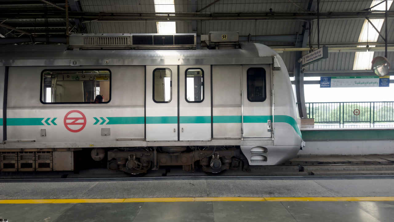 अब सिर्फ ऑटो/कैब नहीं, मेट्रो टिकट भी बुक करने लगा Uber ऐप, लंबी लाइनें छोड़ ऐसे चंद सेकंड में खरीदें टिकट