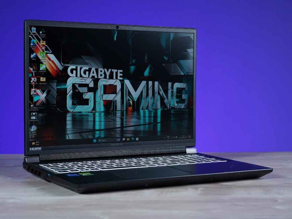 Gigabyte G6X 9MG Review: Laptop sitting sideways in close up