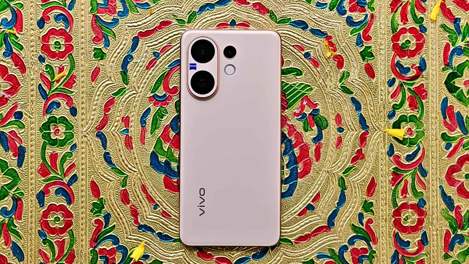 vivo V60 Captures Every Wedding Moment, from Haldi to Reception