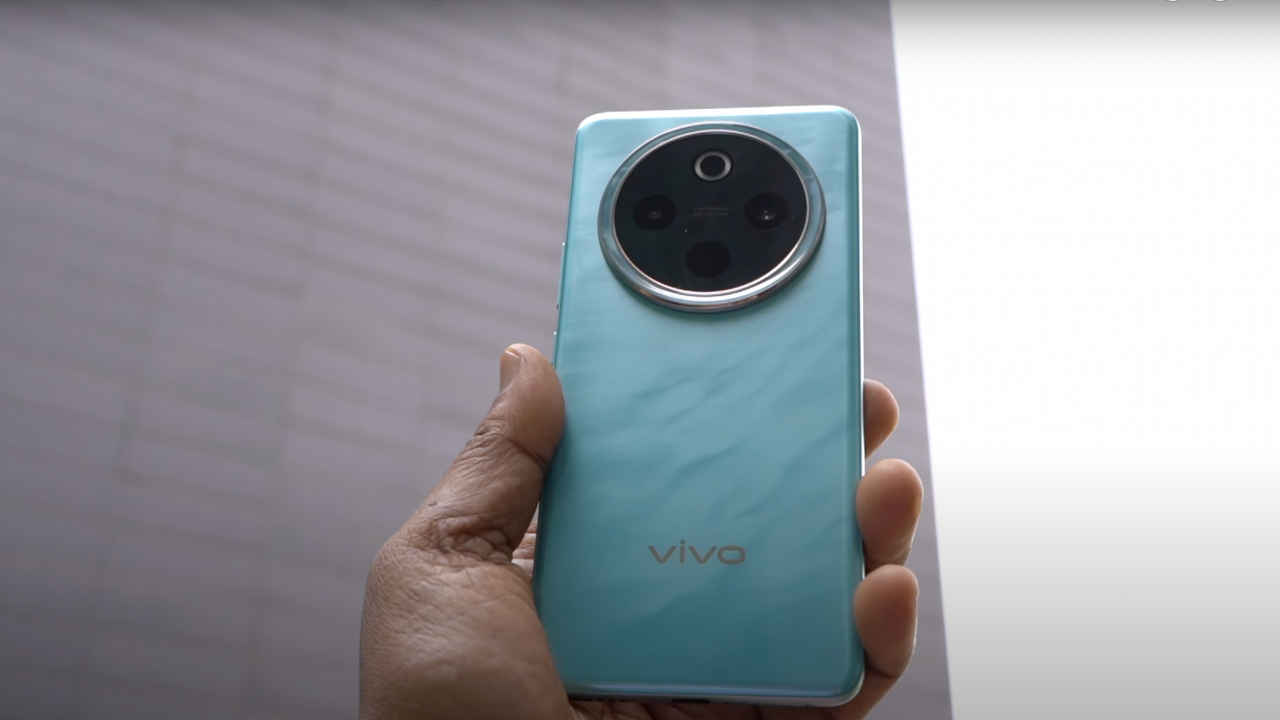 Vivo T4 5G की पहली सेल आज, तगड़ी छूट पर मिलेगा 7300mAh बैटरी वाला फोन, चंद मिनटों में होता है चार्ज
