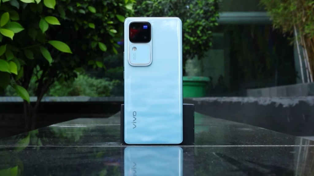 Vivo V30 Pro 5G camera phone