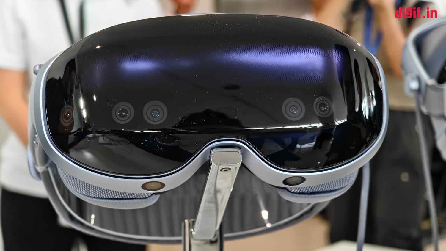 Vivo Vision MR headset weighs less than 400 grams and here’s why it matters