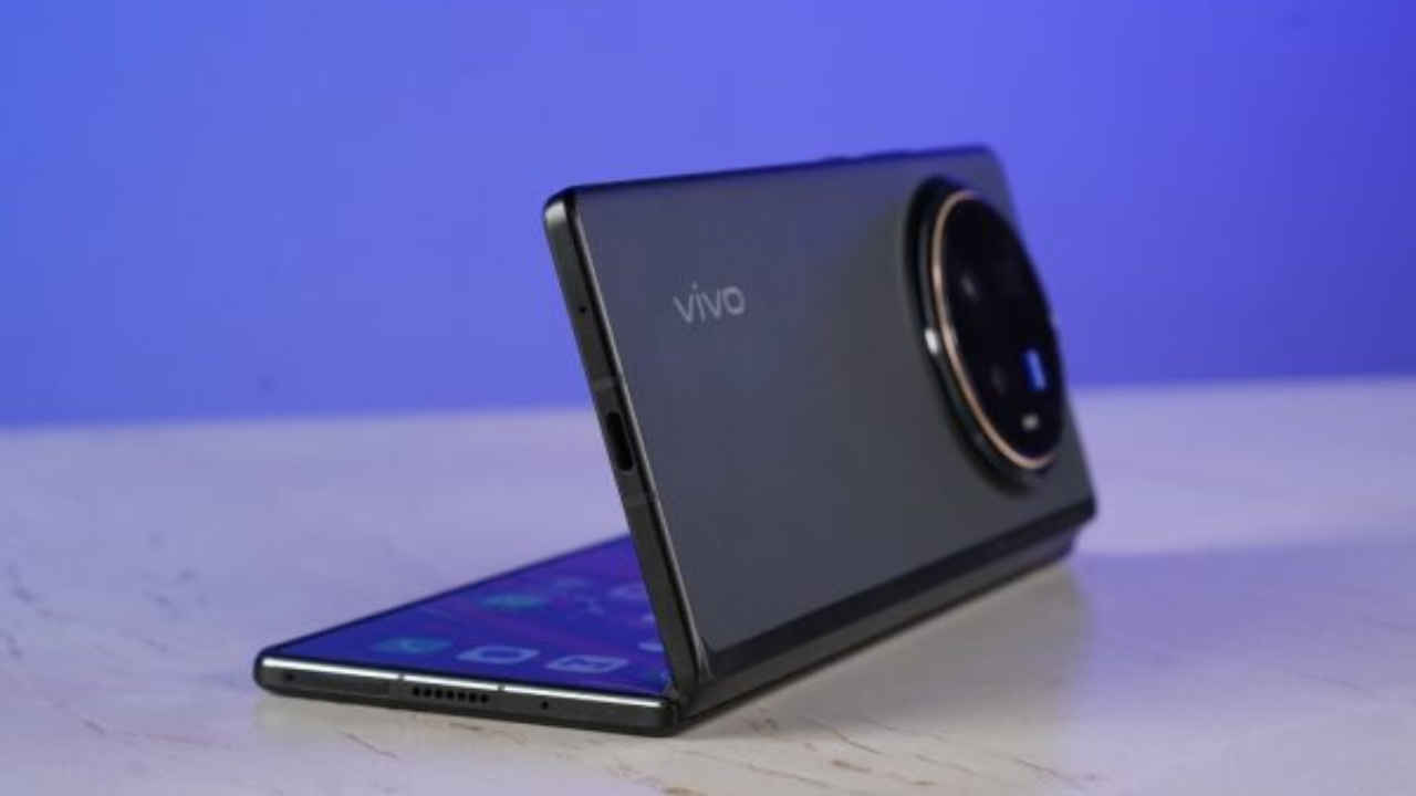 फोल्डेबल फोन में नया ट्विस्ट: Vivo का जादुई फोन बदलने वाला है फोल्डेबल फोन की दुनिया, पेश करने जा रहा अलग होने वाली स्क्रीन?